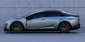 Toyota наконец-то выводит свой бестселлер на электротягу.